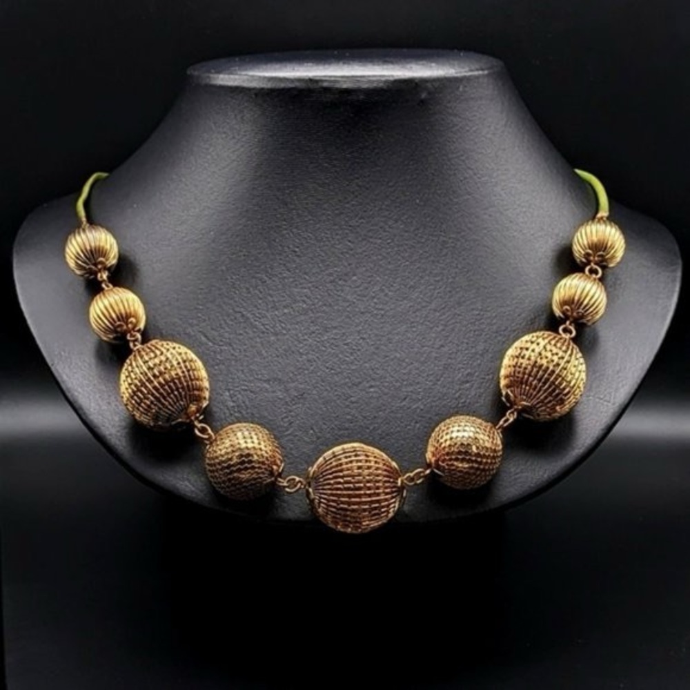 1960’s Elegant vintage Gold Beaded Necklace